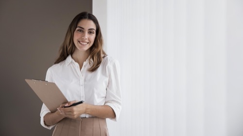 Mit Ihrem B.Sc. in Psychologie absolvieren Sie beispielsweise einen Master in Psychotherapie oder Sie werden in der psychologischen Beratung, im Coaching bzw. in der Mediation tätig. Psychotherapeutin